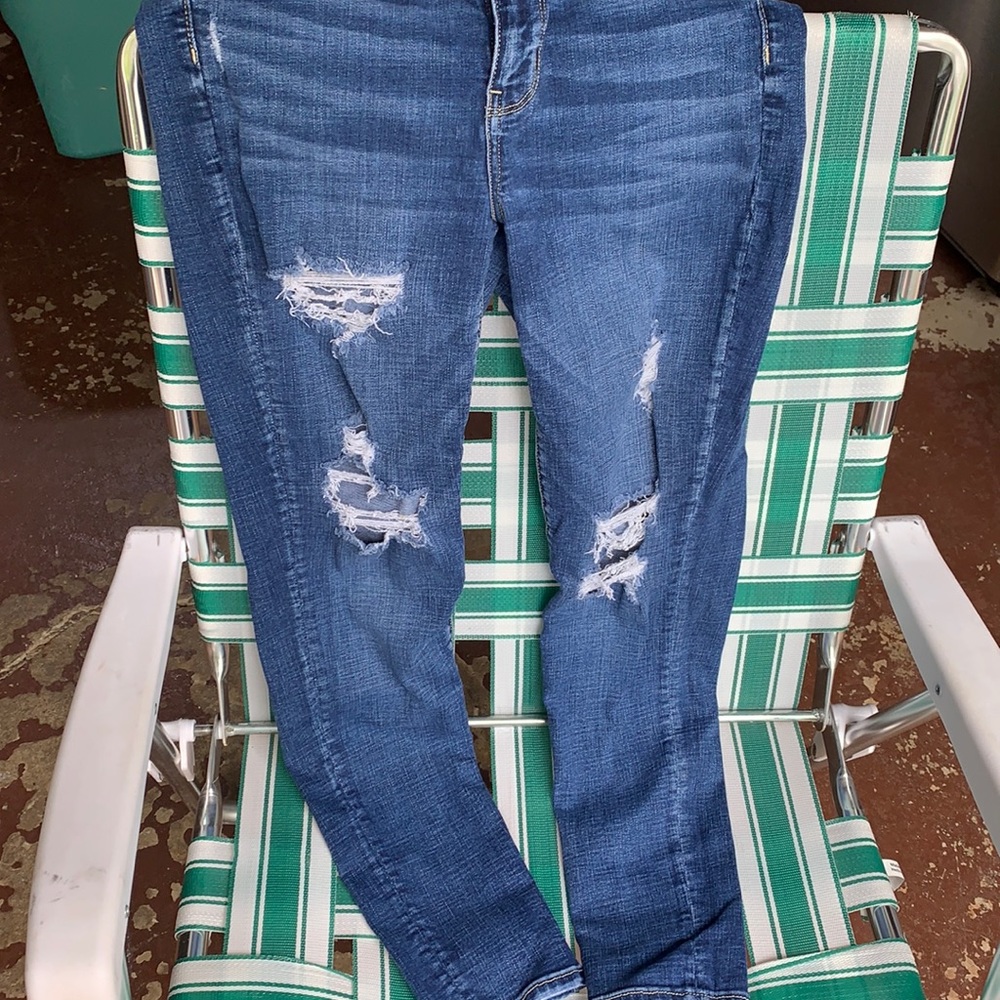 American Eagle distressed jeans